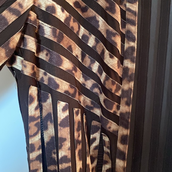 Travelers Collection By Chico’s Animal Print Cardigan Size 2 (Size M) - Picture 8 of 14